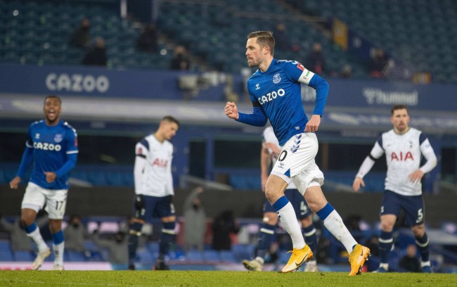 罗马诺：皇马为罗德里戈标价1亿欧；不光是英超俱乐部想要他.